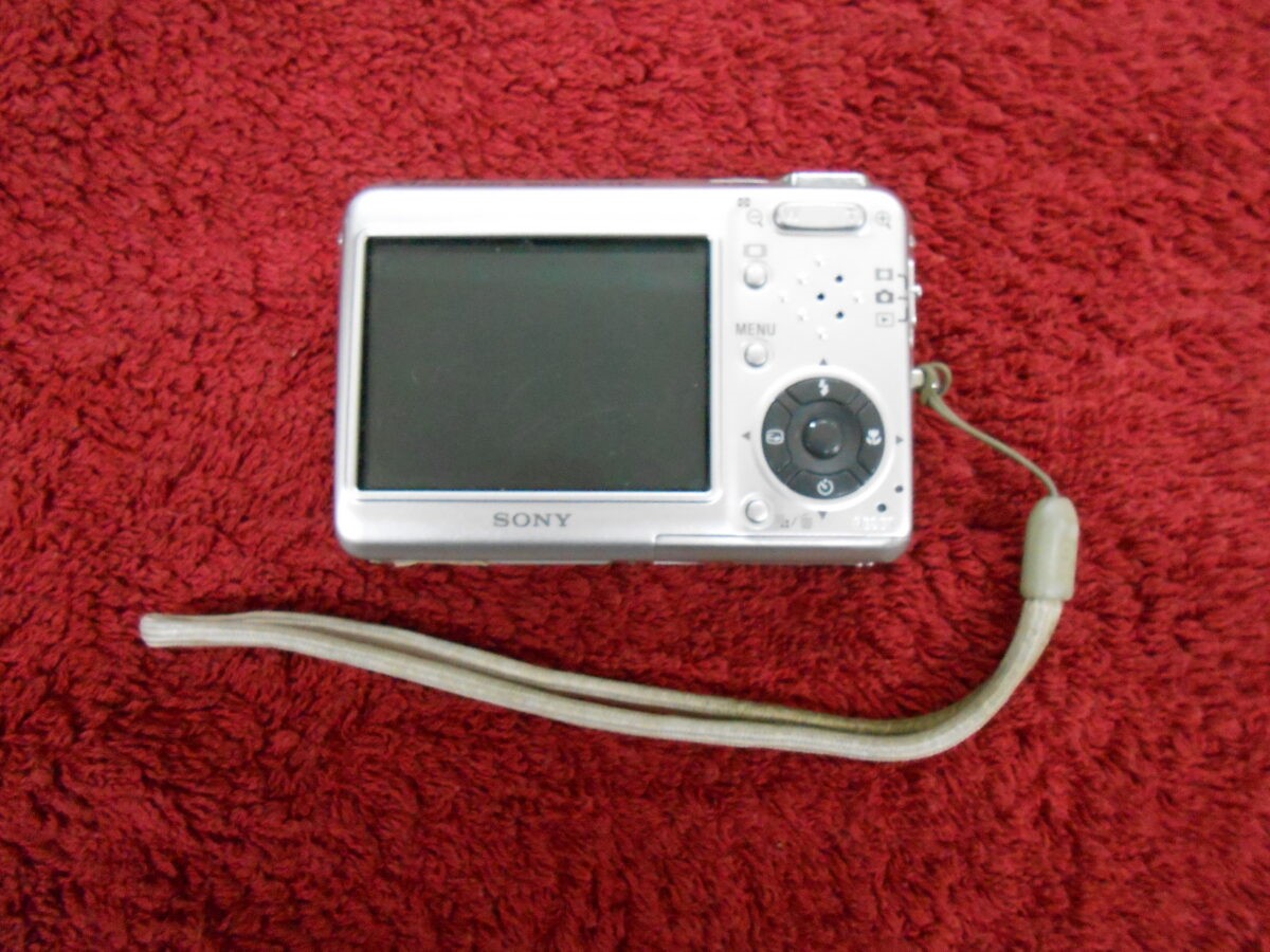 Sony Cyber-shot DSC-T3 Digital Camera